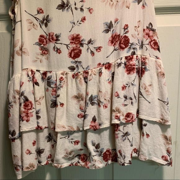 AE floral ruffle shirt - Picture 5 of 5